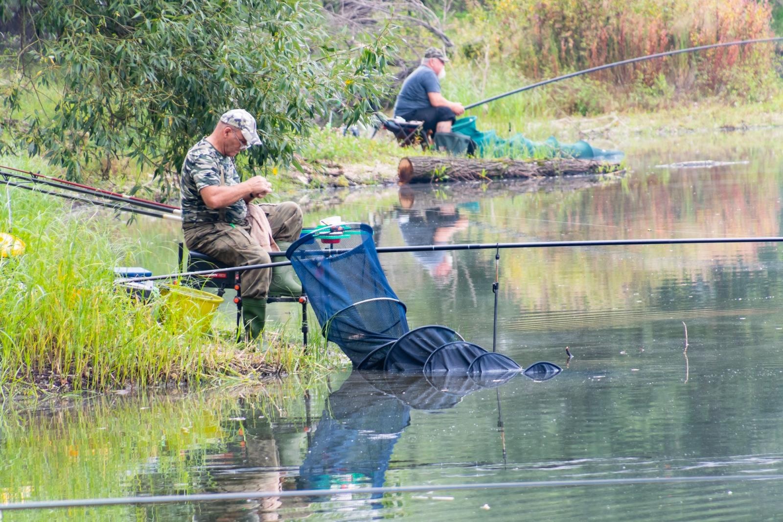 Zdjęcie w galerii na portalu naszraciborz.pl: Taaka ryba! Zawody wędkarskie koła COBEX SGL Racibórz na Dużej Wodzie w Łęgu wiadomości z regionu