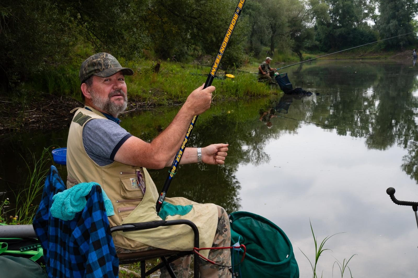 Zdjęcie w galerii na portalu naszraciborz.pl: Taaka ryba! Zawody wędkarskie koła COBEX SGL Racibórz na Dużej Wodzie w Łęgu wiadomości z regionu