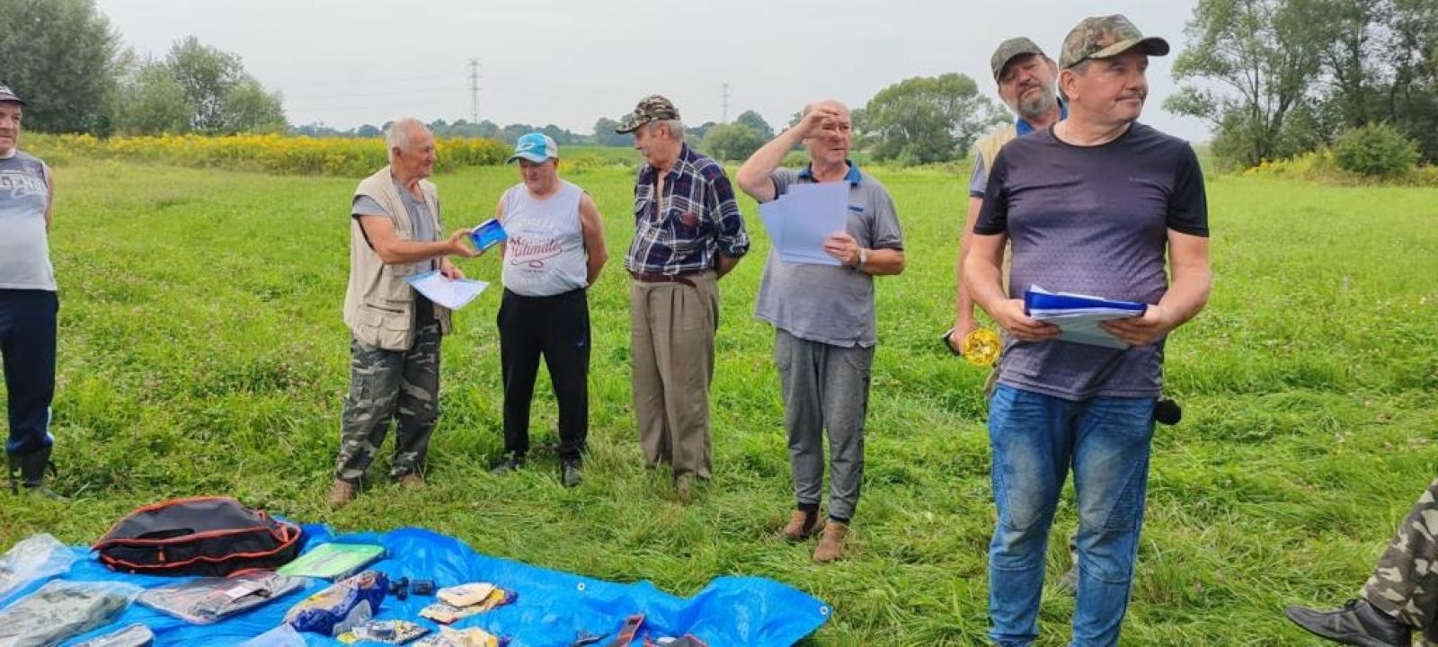 Zdjęcie w galerii na portalu naszraciborz.pl: Taaka ryba! Zawody wędkarskie koła COBEX SGL Racibórz na Dużej Wodzie w Łęgu wiadomości z regionu