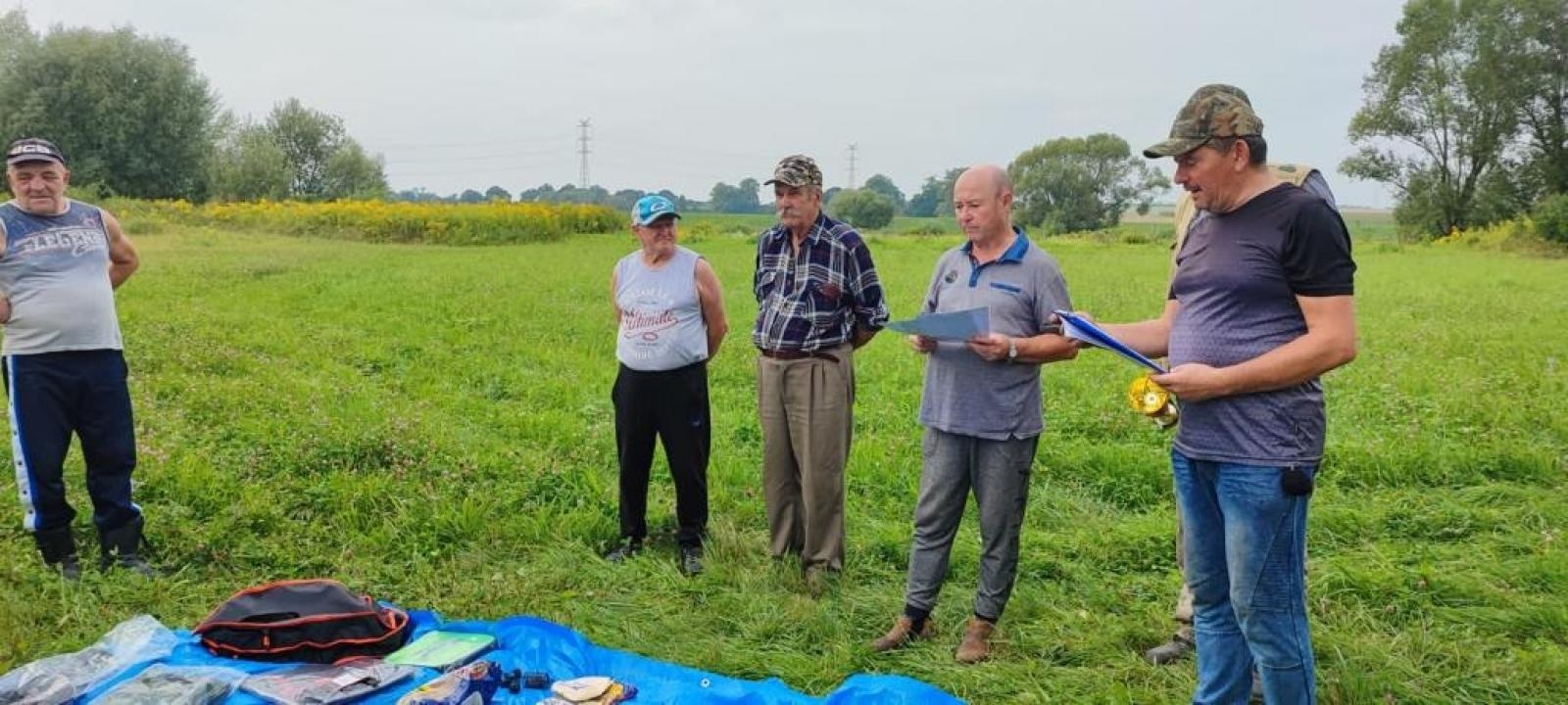 Zdjęcie w galerii na portalu naszraciborz.pl: Taaka ryba! Zawody wędkarskie koła COBEX SGL Racibórz na Dużej Wodzie w Łęgu wiadomości z regionu