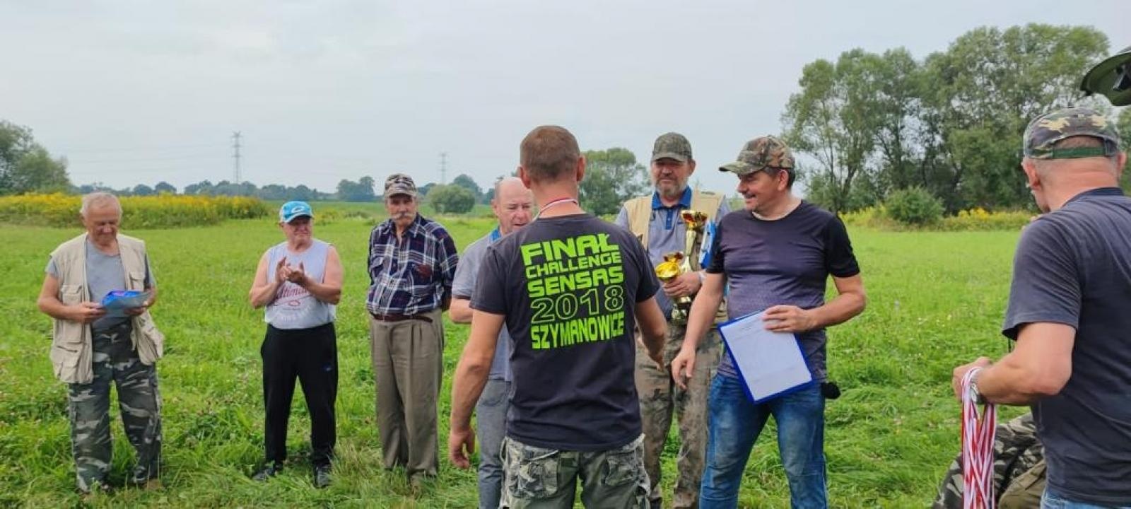 Zdjęcie w galerii na portalu naszraciborz.pl: Taaka ryba! Zawody wędkarskie koła COBEX SGL Racibórz na Dużej Wodzie w Łęgu wiadomości z regionu