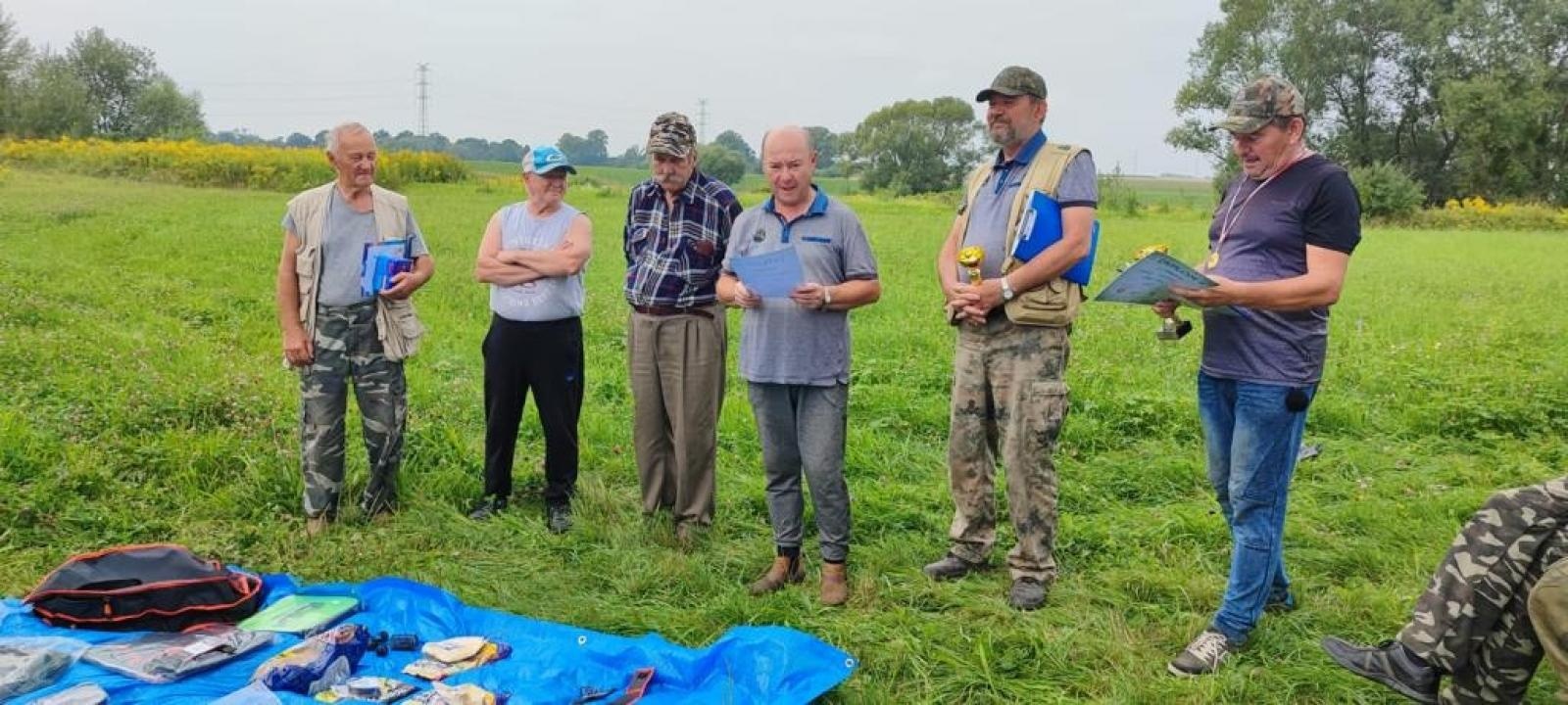 Zdjęcie w galerii na portalu naszraciborz.pl: Taaka ryba! Zawody wędkarskie koła COBEX SGL Racibórz na Dużej Wodzie w Łęgu wiadomości z regionu