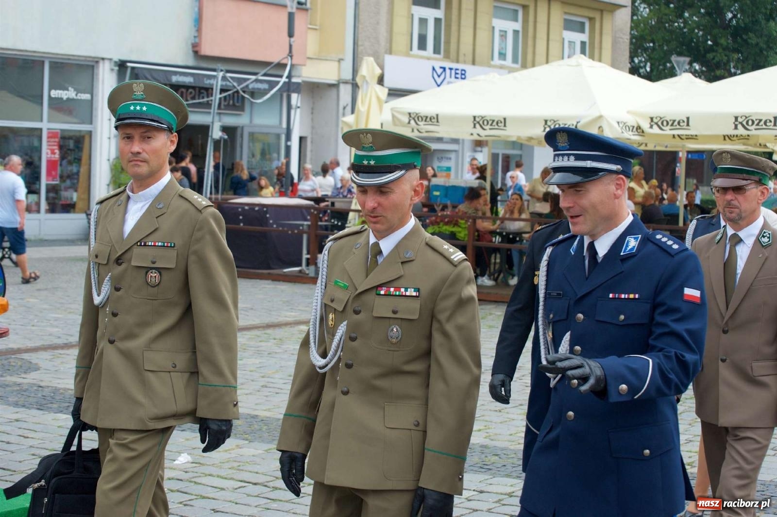Zdjęcie w galerii na portalu naszraciborz.pl: Przed sądem w Raciborzu posadzono lipę marszałka Piłsudskiego [FOTO i WIDEO] wiadomości z regionu