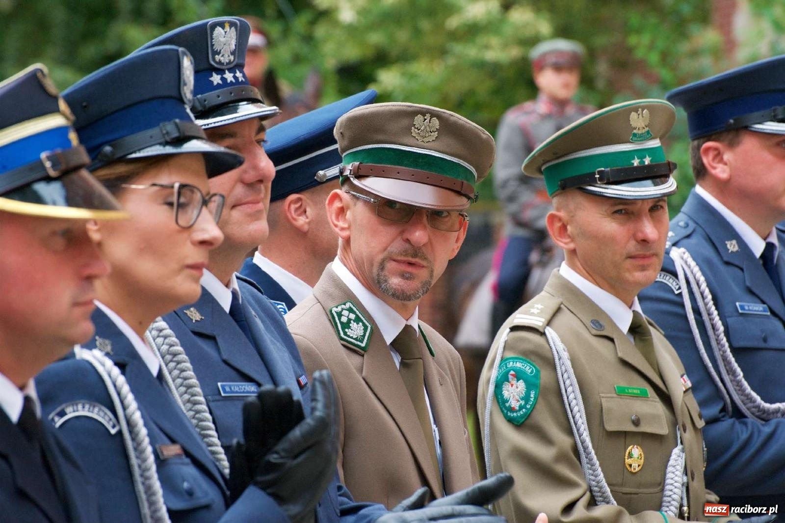 Zdjęcie w galerii na portalu naszraciborz.pl: Przed sądem w Raciborzu posadzono lipę marszałka Piłsudskiego [FOTO i WIDEO] wiadomości z regionu
