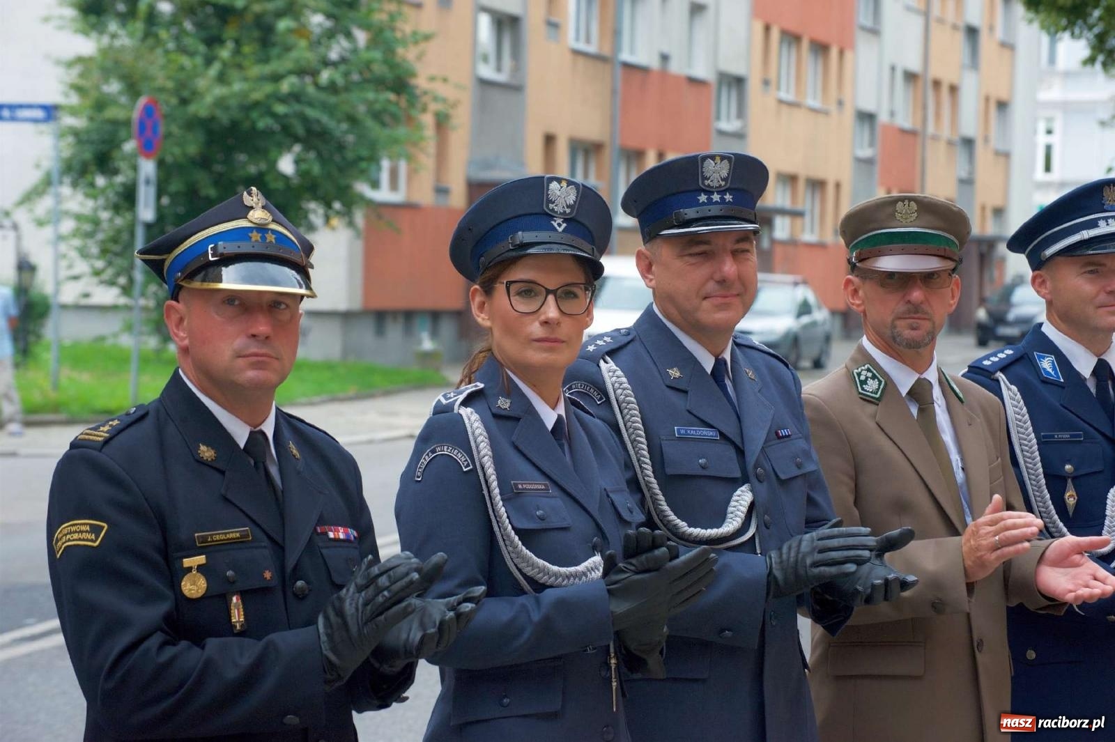 Zdjęcie w galerii na portalu naszraciborz.pl: Przed sądem w Raciborzu posadzono lipę marszałka Piłsudskiego [FOTO i WIDEO] wiadomości z regionu