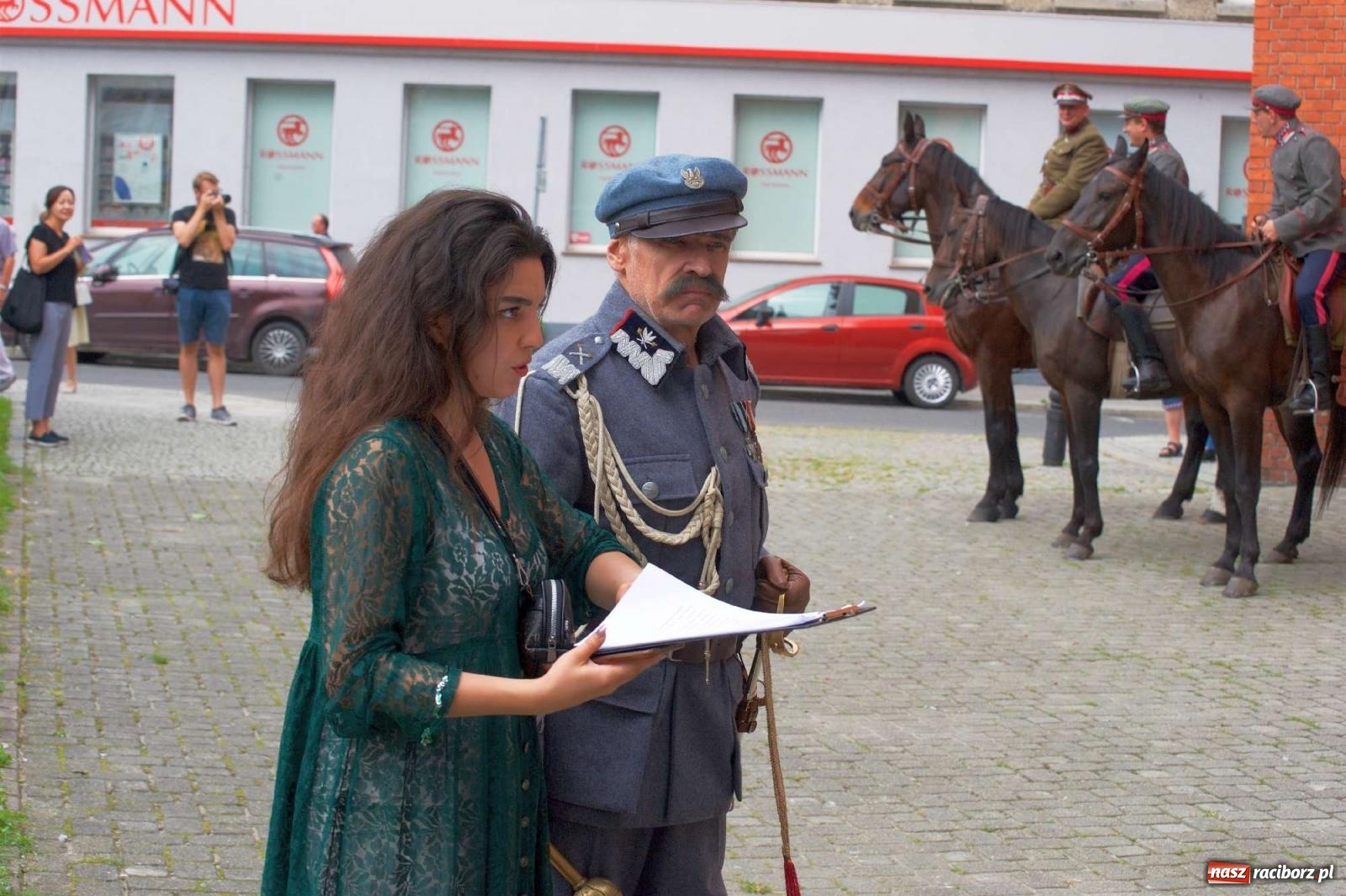 Zdjęcie w galerii na portalu naszraciborz.pl: Przed sądem w Raciborzu posadzono lipę marszałka Piłsudskiego [FOTO i WIDEO] wiadomości z regionu