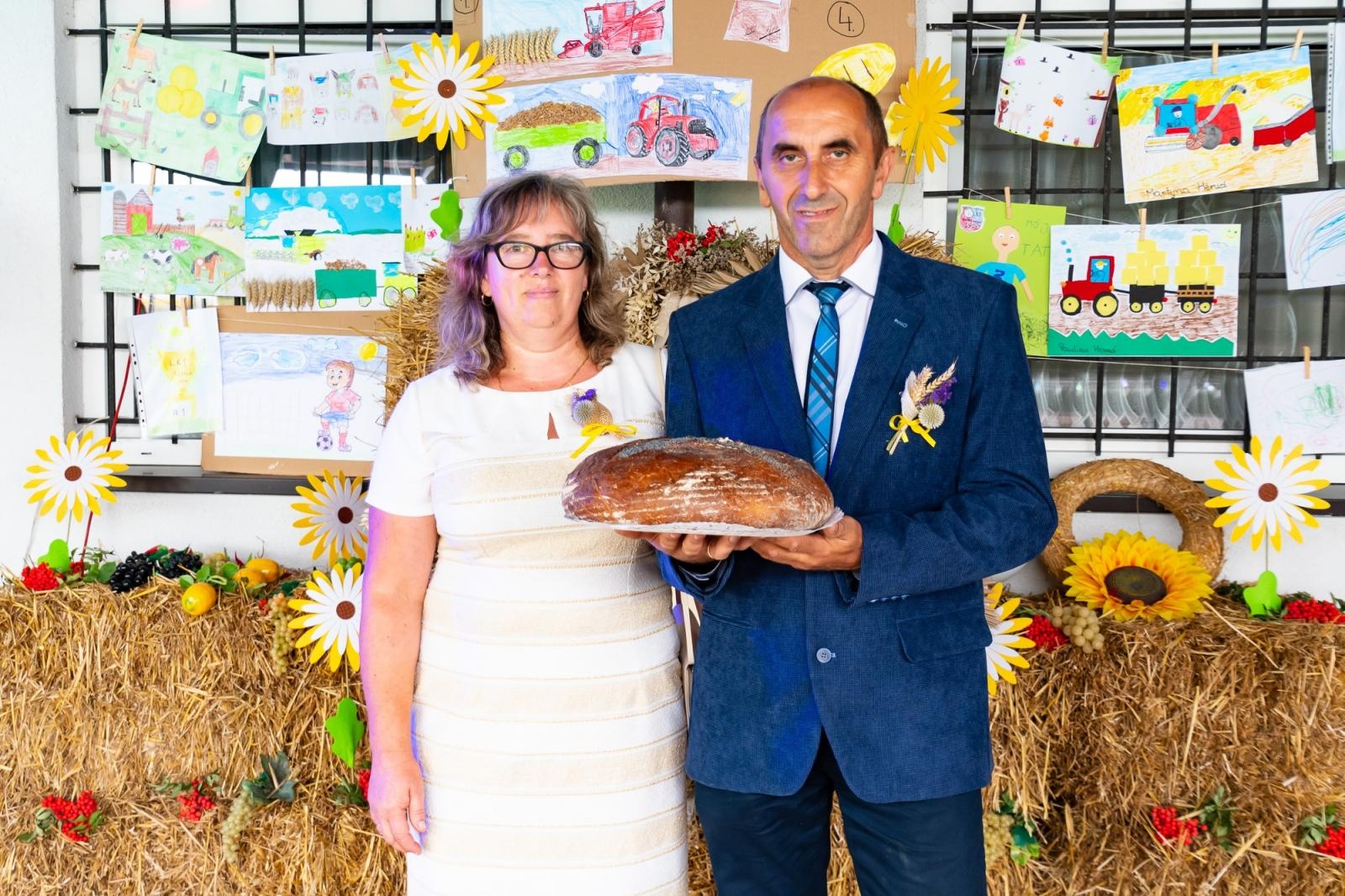 Zdjęcie w galerii na portalu naszraciborz.pl: Dożynki w Cyprzanowie. Kameralnie, religijnie i rodzinnie wiadomości z regionu