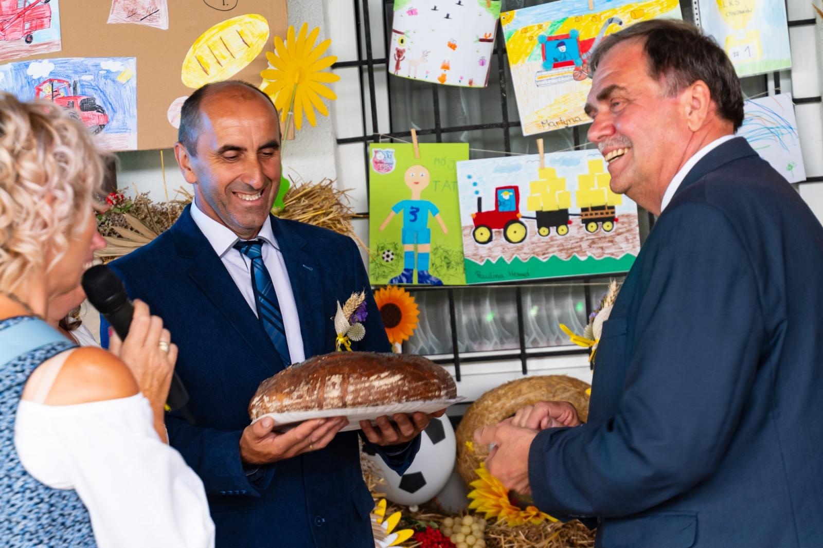 Zdjęcie w galerii na portalu naszraciborz.pl: Dożynki w Cyprzanowie. Kameralnie, religijnie i rodzinnie wiadomości z regionu