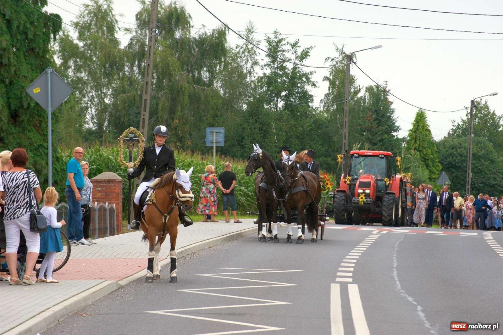 Zdjęcie w galerii na portalu naszraciborz.pl: Co tam się działo! Powiatowe święto plonów na bis [FOTO] wiadomości z regionu