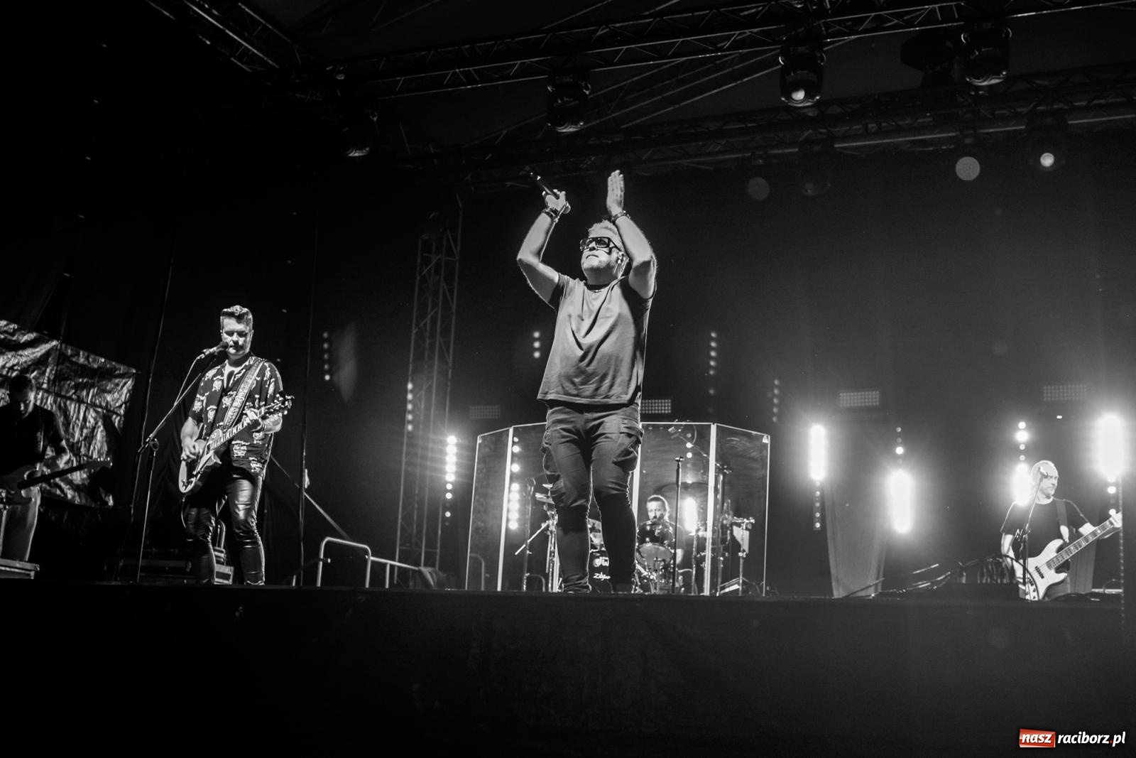 Zdjęcie w galerii na portalu naszraciborz.pl: IRA w Raciborzu. Koncert przyciągnął tłumy [FOTO i WIDEO] wiadomości z regionu