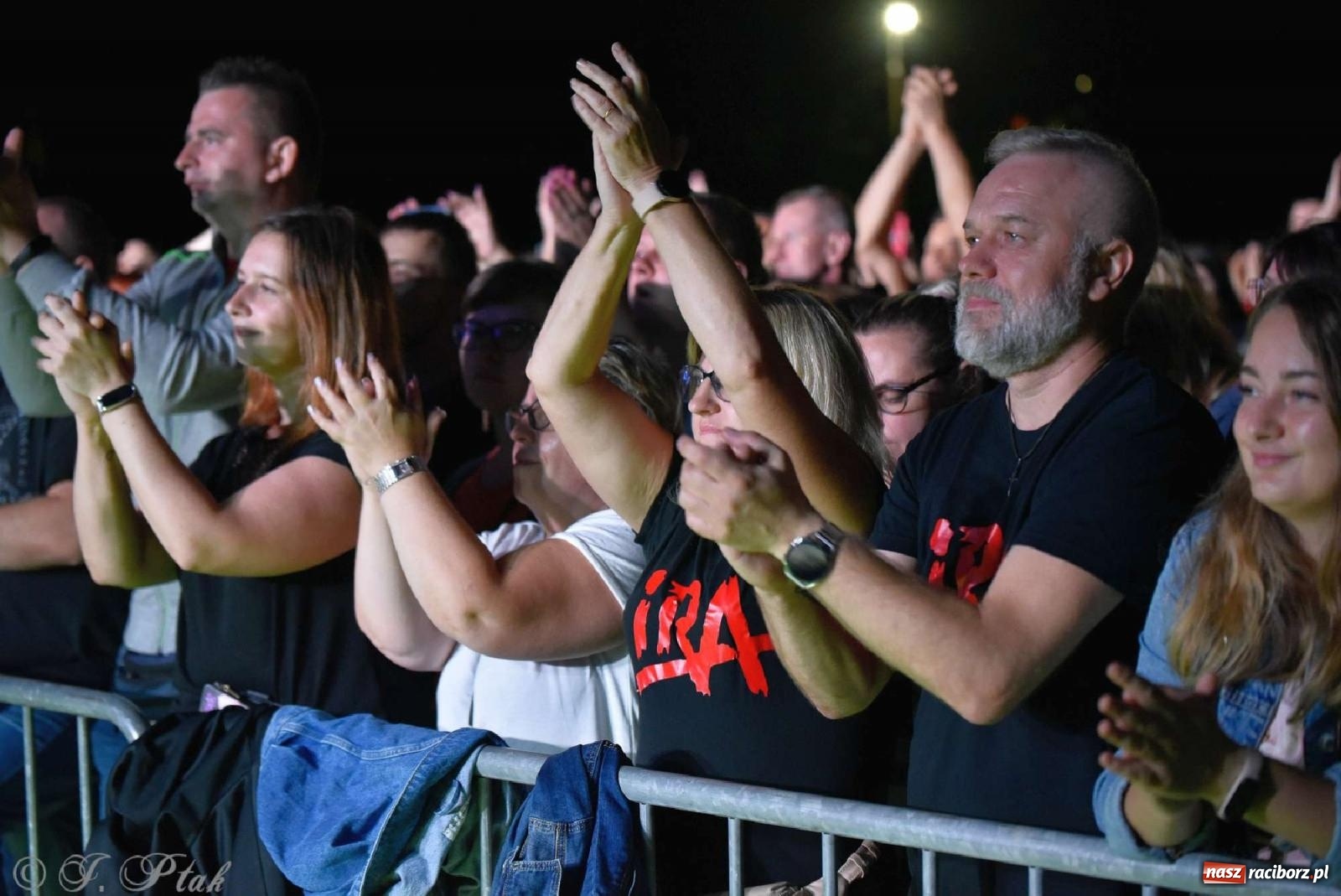 Zdjęcie w galerii na portalu naszraciborz.pl: IRA w Raciborzu. Koncert przyciągnął tłumy [FOTO i WIDEO] wiadomości z regionu