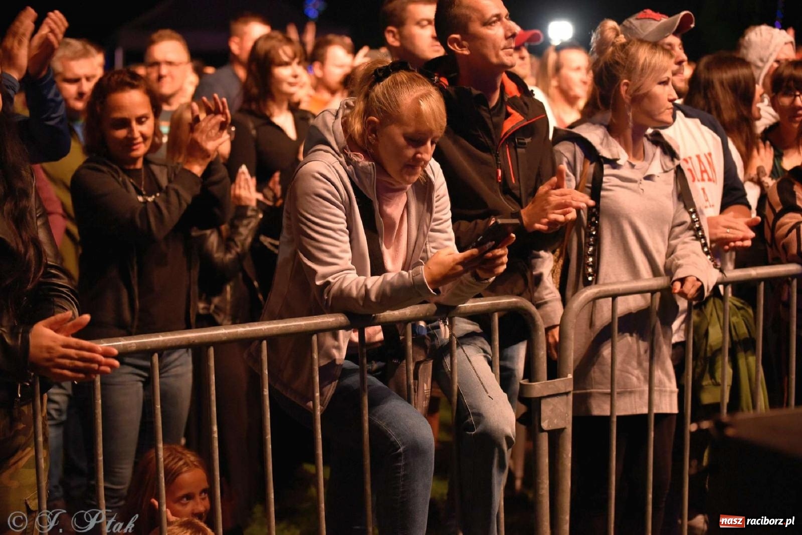 Zdjęcie w galerii na portalu naszraciborz.pl: IRA w Raciborzu. Koncert przyciągnął tłumy [FOTO i WIDEO] wiadomości z regionu