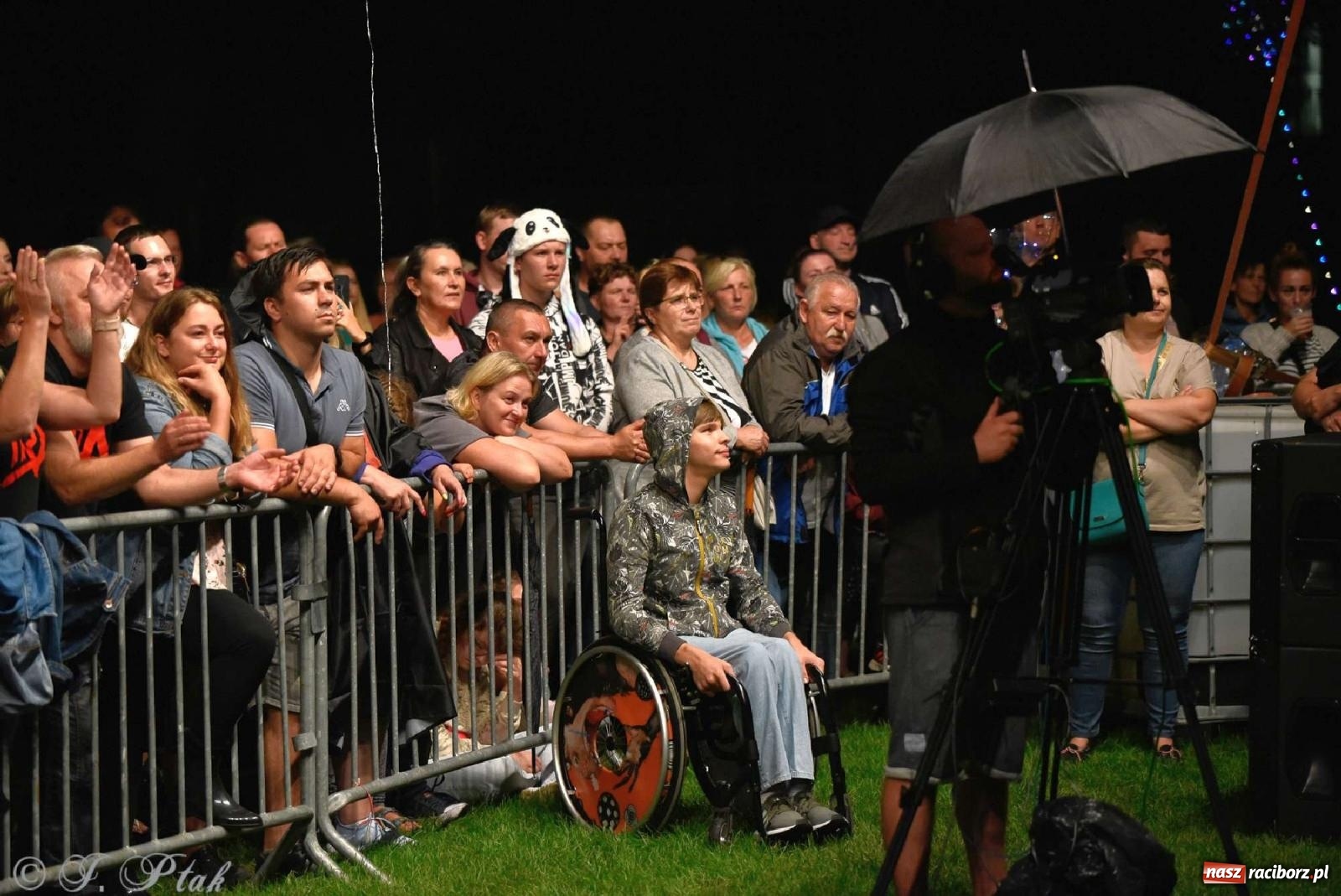 Zdjęcie w galerii na portalu naszraciborz.pl: IRA w Raciborzu. Koncert przyciągnął tłumy [FOTO i WIDEO] wiadomości z regionu