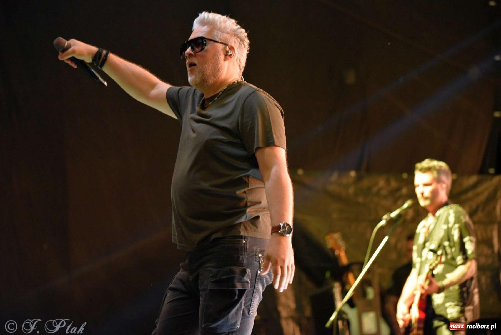 Zdjęcie w galerii na portalu naszraciborz.pl: IRA w Raciborzu. Koncert przyciągnął tłumy [FOTO i WIDEO] wiadomości z regionu