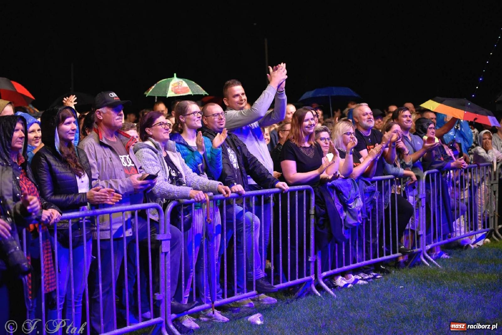 Zdjęcie w galerii na portalu naszraciborz.pl: IRA w Raciborzu. Koncert przyciągnął tłumy [FOTO i WIDEO] wiadomości z regionu