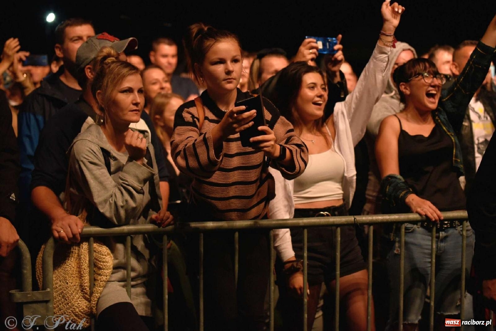 Zdjęcie w galerii na portalu naszraciborz.pl: IRA w Raciborzu. Koncert przyciągnął tłumy [FOTO i WIDEO] wiadomości z regionu