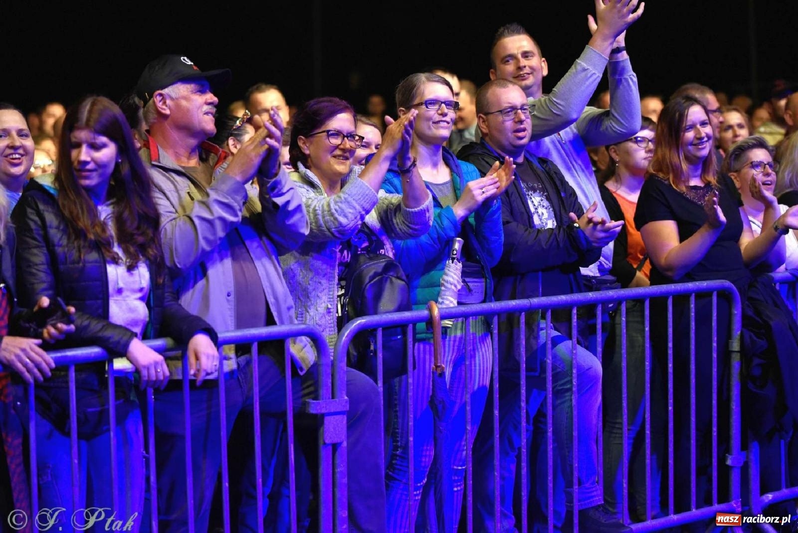 Zdjęcie w galerii na portalu naszraciborz.pl: IRA w Raciborzu. Koncert przyciągnął tłumy [FOTO i WIDEO] wiadomości z regionu