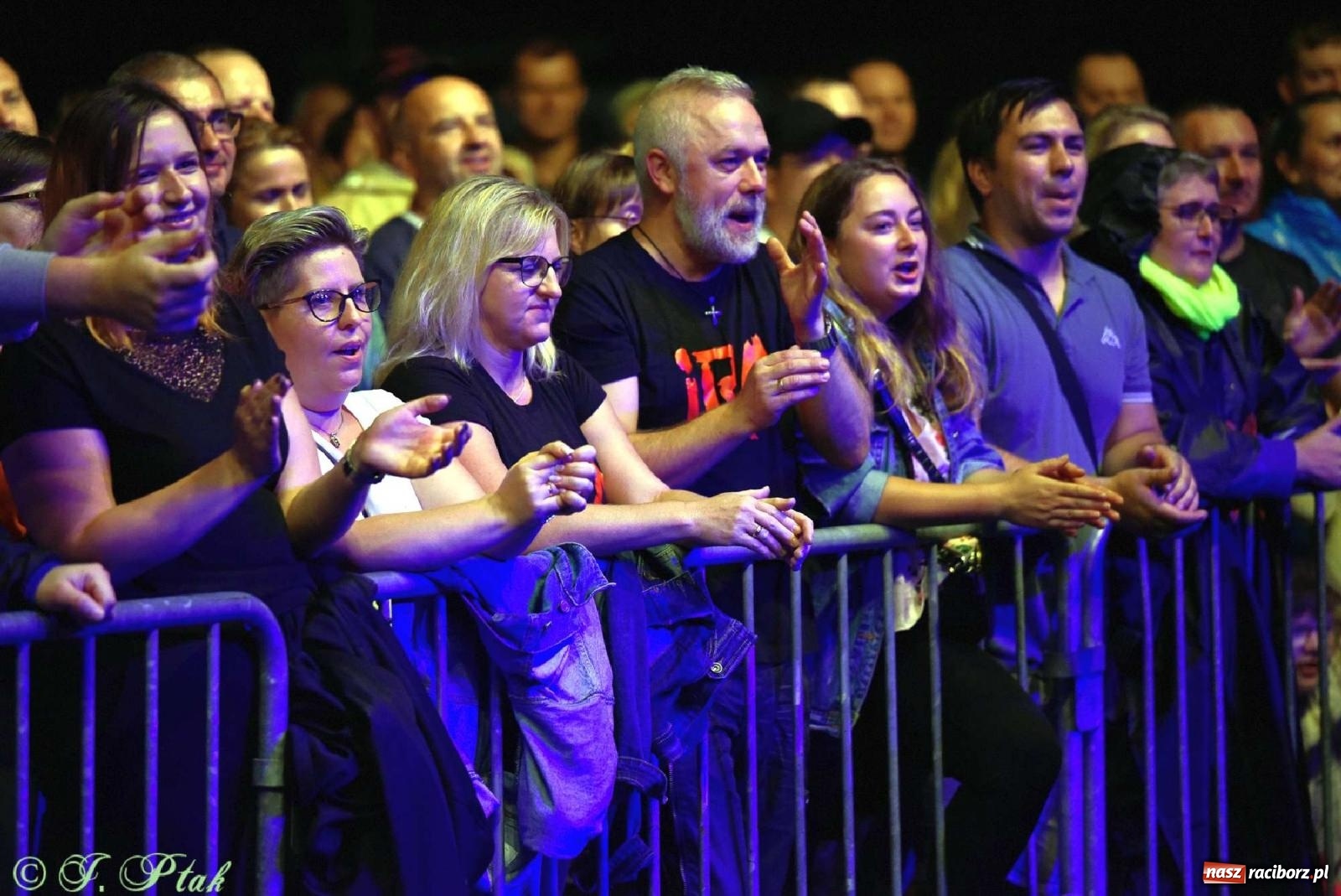 Zdjęcie w galerii na portalu naszraciborz.pl: IRA w Raciborzu. Koncert przyciągnął tłumy [FOTO i WIDEO] wiadomości z regionu