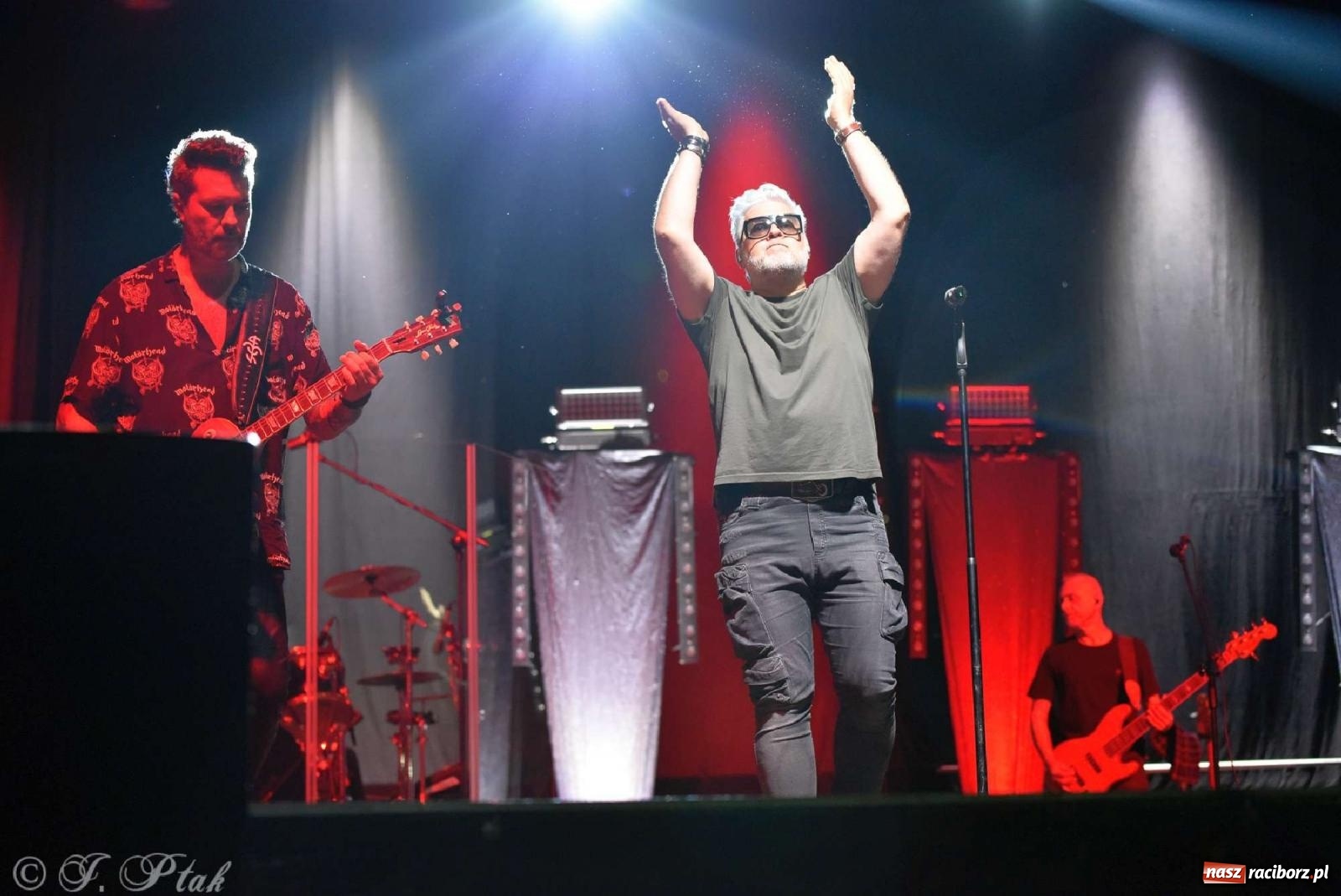 Zdjęcie w galerii na portalu naszraciborz.pl: IRA w Raciborzu. Koncert przyciągnął tłumy [FOTO i WIDEO] wiadomości z regionu