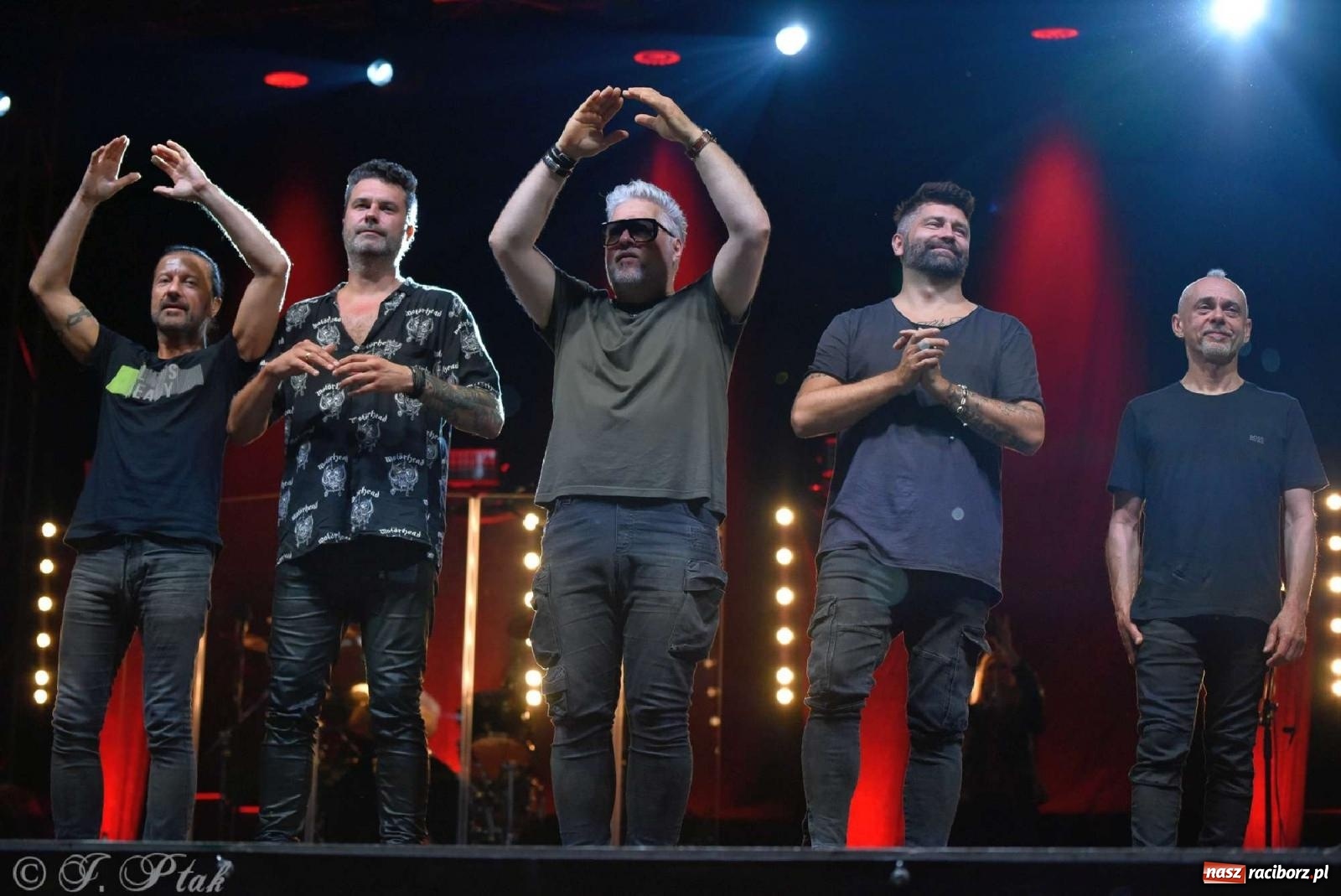 Zdjęcie w galerii na portalu naszraciborz.pl: IRA w Raciborzu. Koncert przyciągnął tłumy [FOTO i WIDEO] wiadomości z regionu