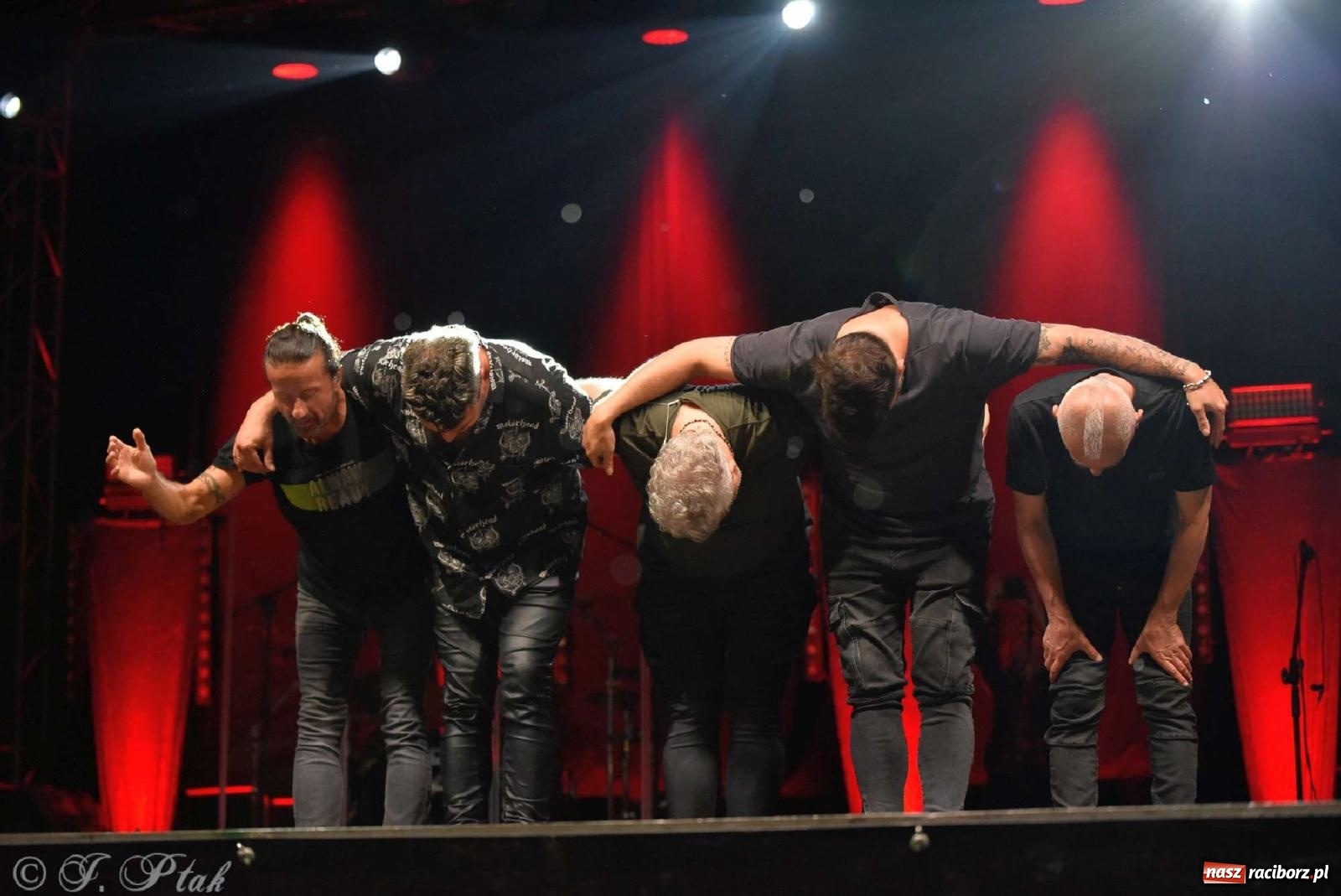 Zdjęcie w galerii na portalu naszraciborz.pl: IRA w Raciborzu. Koncert przyciągnął tłumy [FOTO i WIDEO] wiadomości z regionu