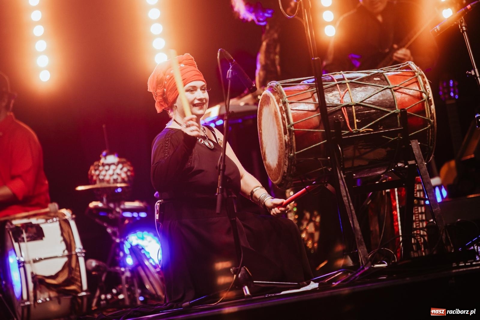 Zdjęcie w galerii na portalu naszraciborz.pl: Dikanda. Muzyka czterech stron świata w Raciborzu wiadomości z regionu