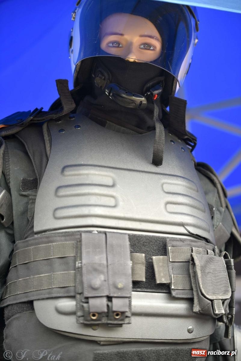 Zdjęcie w galerii na portalu naszraciborz.pl: Raciborska niedziela z mundurem przyciągnęła całe rodziny [FOTO i WIDEO] wiadomości z regionu