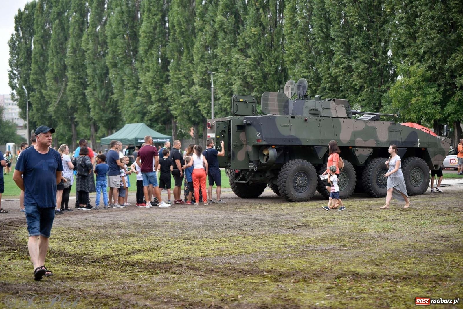 Zdjęcie w galerii na portalu naszraciborz.pl: Raciborska niedziela z mundurem przyciągnęła całe rodziny [FOTO i WIDEO] wiadomości z regionu