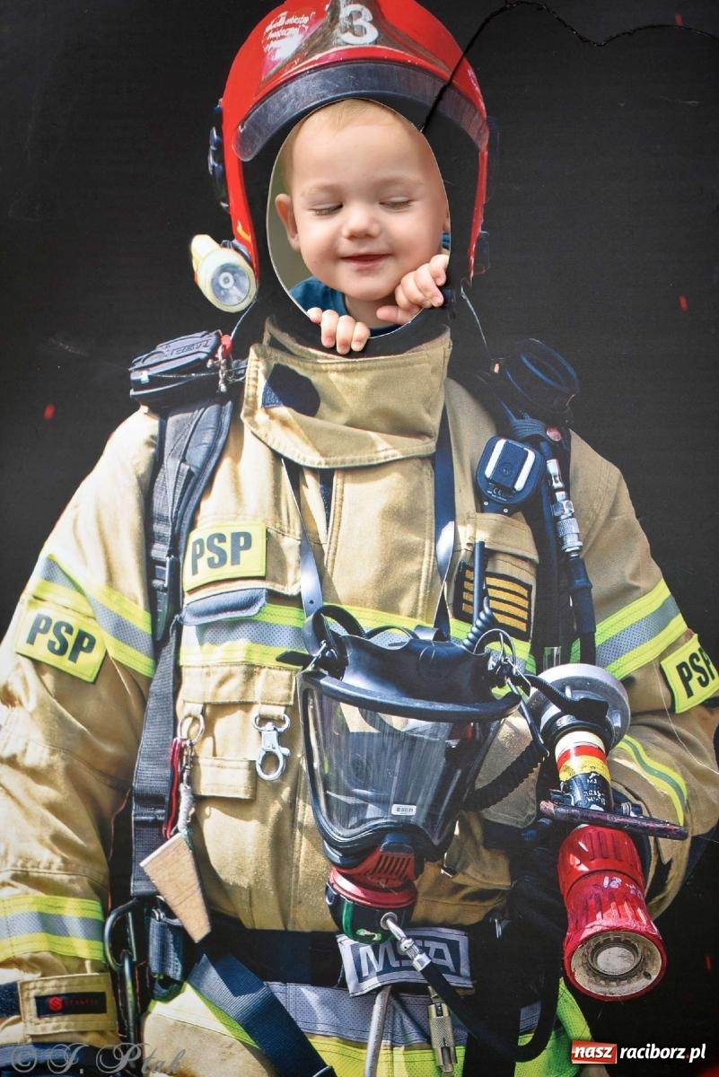 Zdjęcie w galerii na portalu naszraciborz.pl: Raciborska niedziela z mundurem przyciągnęła całe rodziny [FOTO i WIDEO] wiadomości z regionu