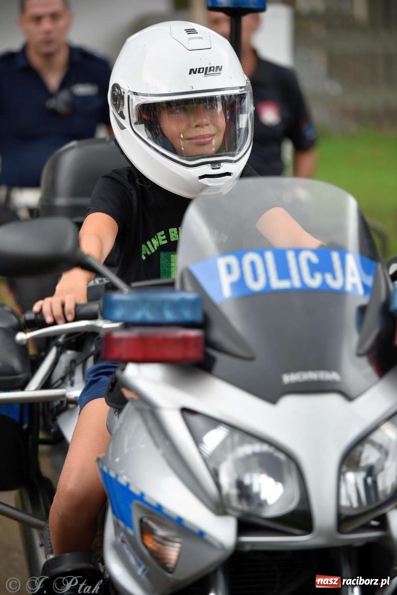 Zdjęcie w galerii na portalu naszraciborz.pl: Raciborska niedziela z mundurem przyciągnęła całe rodziny [FOTO i WIDEO] wiadomości z regionu