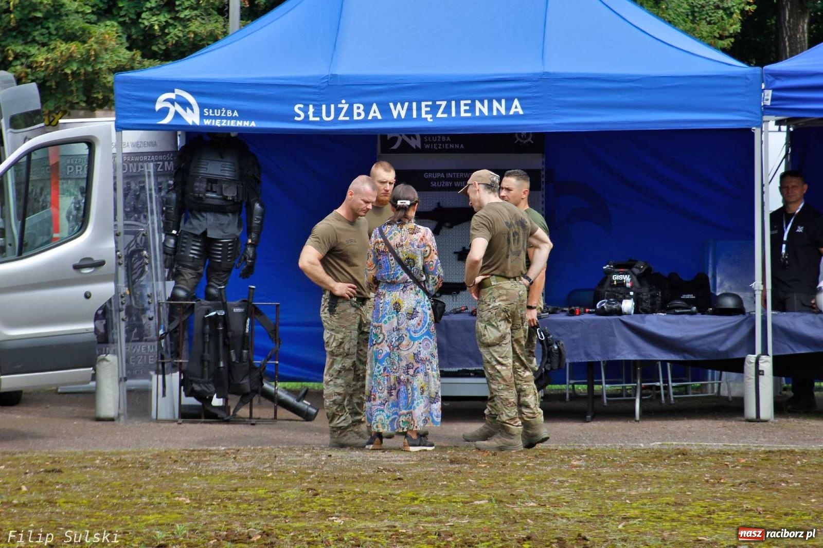 Zdjęcie w galerii na portalu naszraciborz.pl: Raciborska niedziela z mundurem przyciągnęła całe rodziny [FOTO i WIDEO] wiadomości z regionu