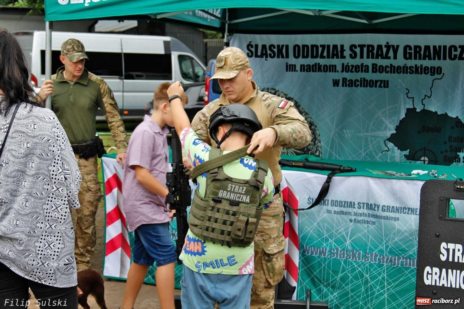 Zdjęcie w galerii na portalu naszraciborz.pl: Raciborska niedziela z mundurem przyciągnęła całe rodziny [FOTO i WIDEO] wiadomości z regionu