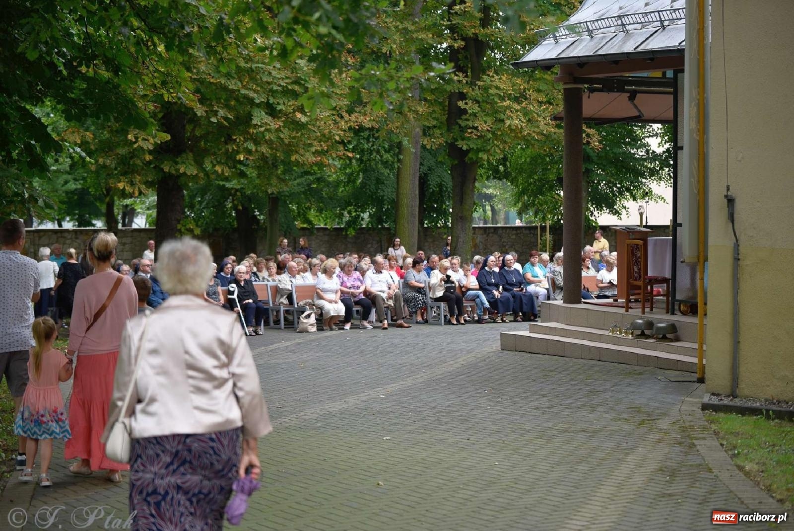 Zdjęcie w galerii na portalu naszraciborz.pl: Parafia Matki Bożej uczciła 90-lecie koronacji cudownego obrazu Raciborskiej Pani [FOTO] wiadomości z regionu