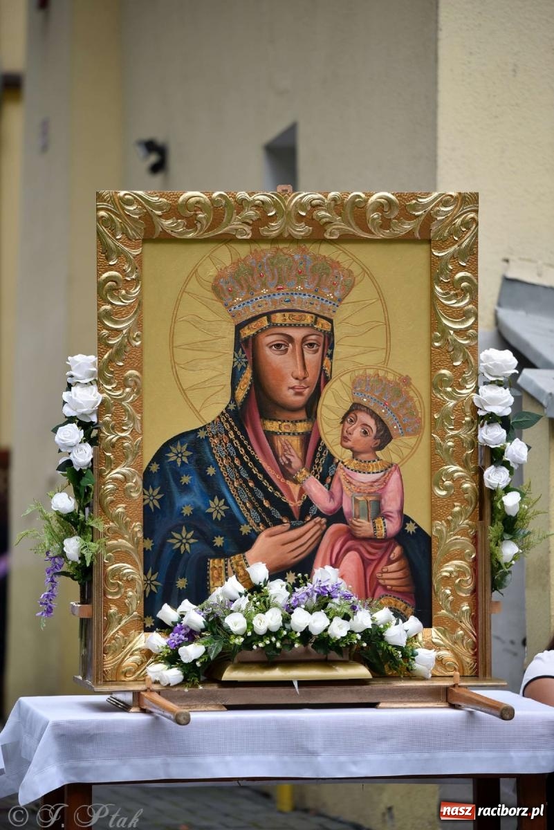 Zdjęcie w galerii na portalu naszraciborz.pl: Parafia Matki Bożej uczciła 90-lecie koronacji cudownego obrazu Raciborskiej Pani [FOTO] wiadomości z regionu