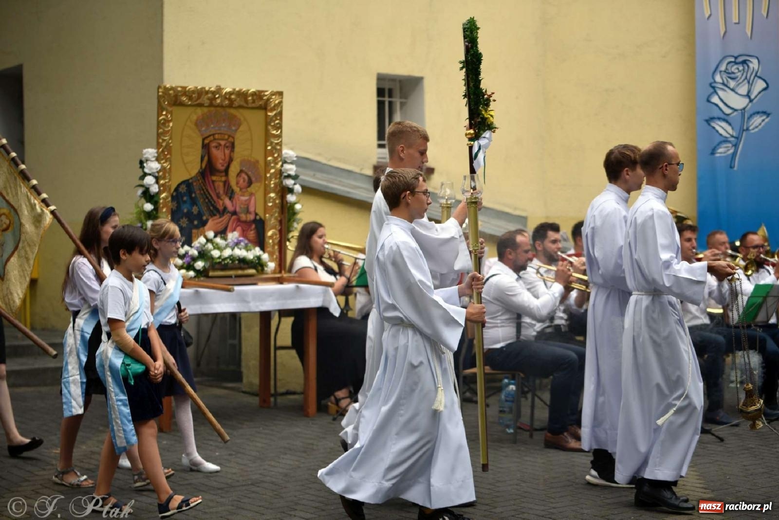 Zdjęcie w galerii na portalu naszraciborz.pl: Parafia Matki Bożej uczciła 90-lecie koronacji cudownego obrazu Raciborskiej Pani [FOTO] wiadomości z regionu