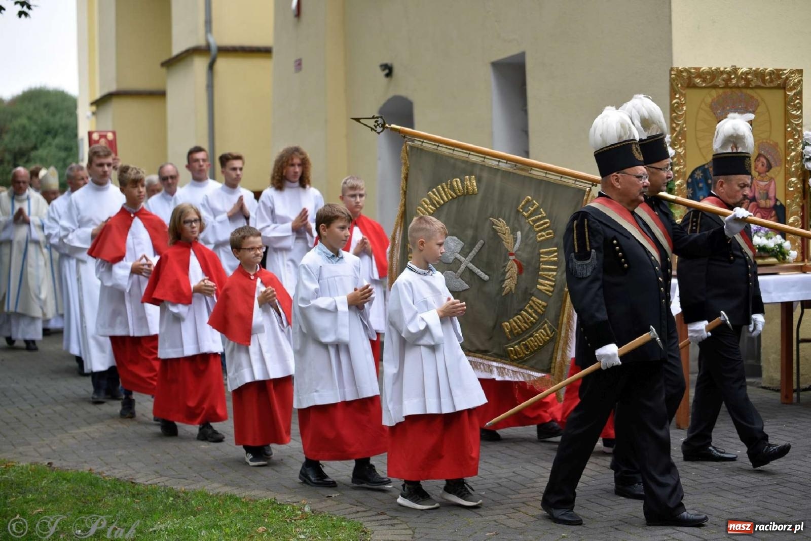 Zdjęcie w galerii na portalu naszraciborz.pl: Parafia Matki Bożej uczciła 90-lecie koronacji cudownego obrazu Raciborskiej Pani [FOTO] wiadomości z regionu
