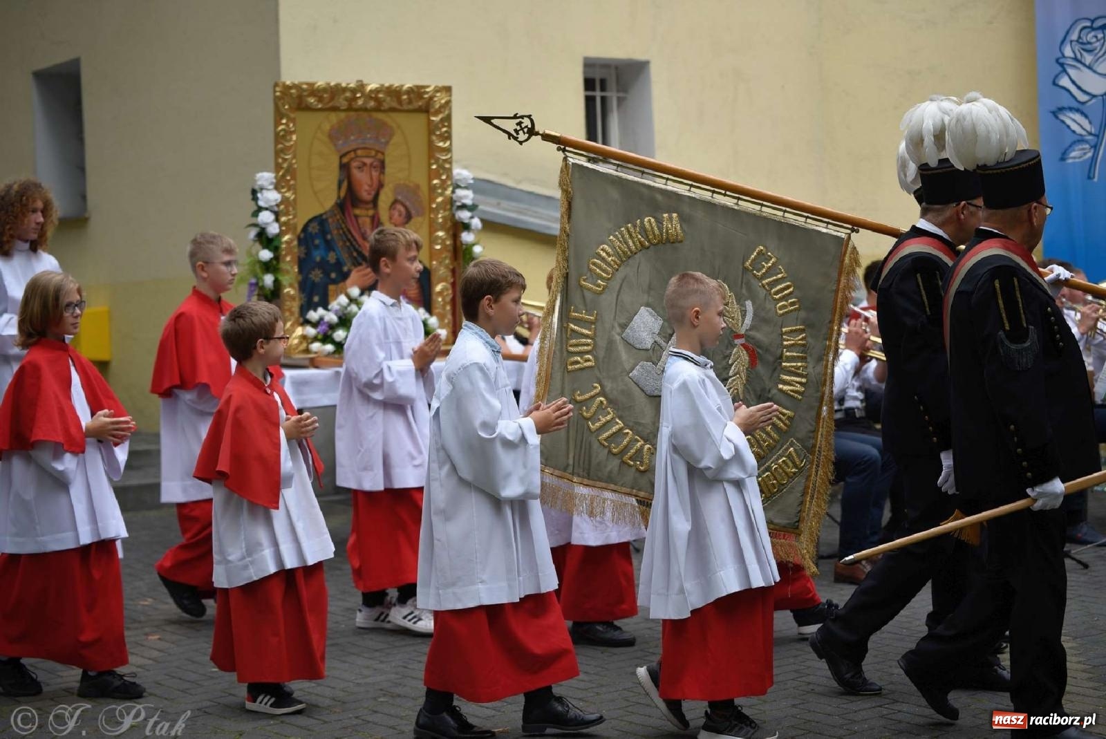 Zdjęcie w galerii na portalu naszraciborz.pl: Parafia Matki Bożej uczciła 90-lecie koronacji cudownego obrazu Raciborskiej Pani [FOTO] wiadomości z regionu
