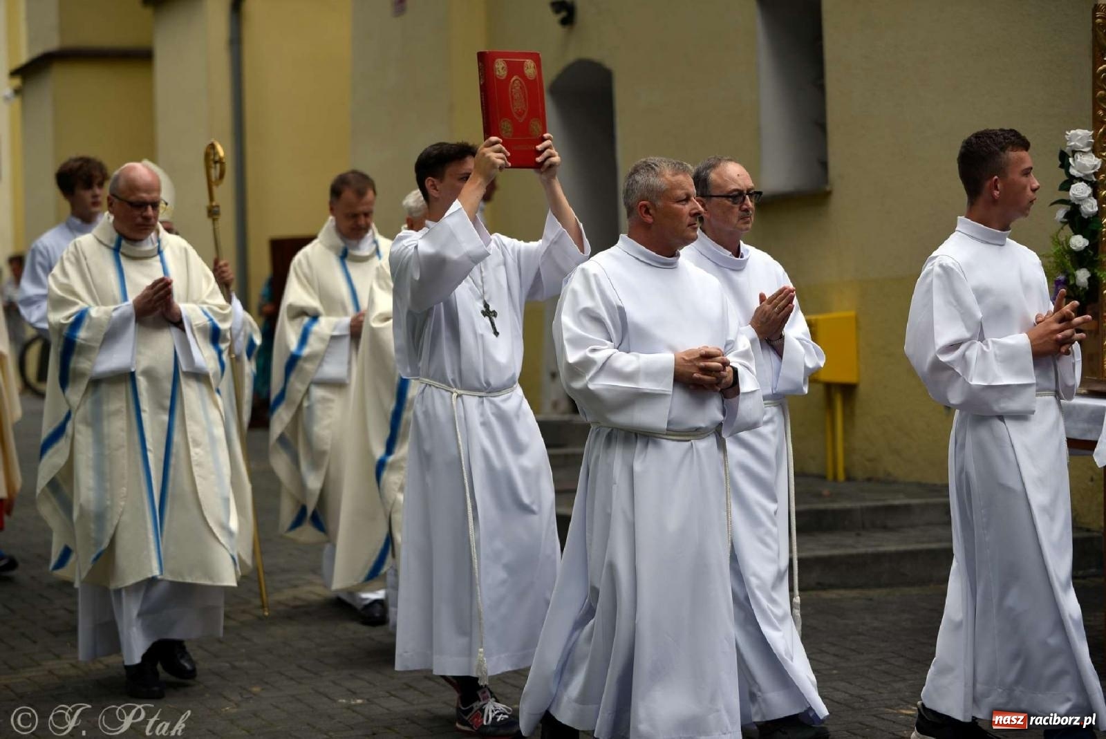 Zdjęcie w galerii na portalu naszraciborz.pl: Parafia Matki Bożej uczciła 90-lecie koronacji cudownego obrazu Raciborskiej Pani [FOTO] wiadomości z regionu