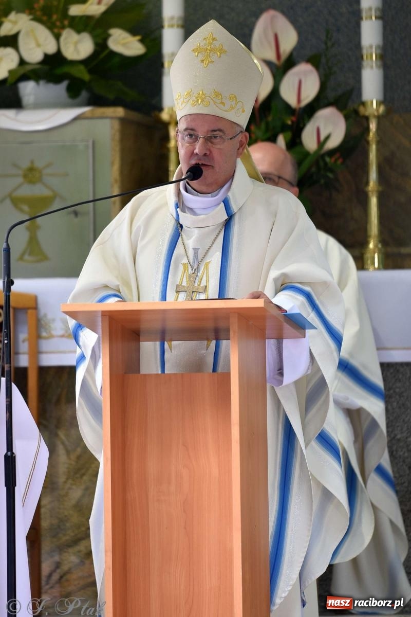 Zdjęcie w galerii na portalu naszraciborz.pl: Parafia Matki Bożej uczciła 90-lecie koronacji cudownego obrazu Raciborskiej Pani [FOTO] wiadomości z regionu