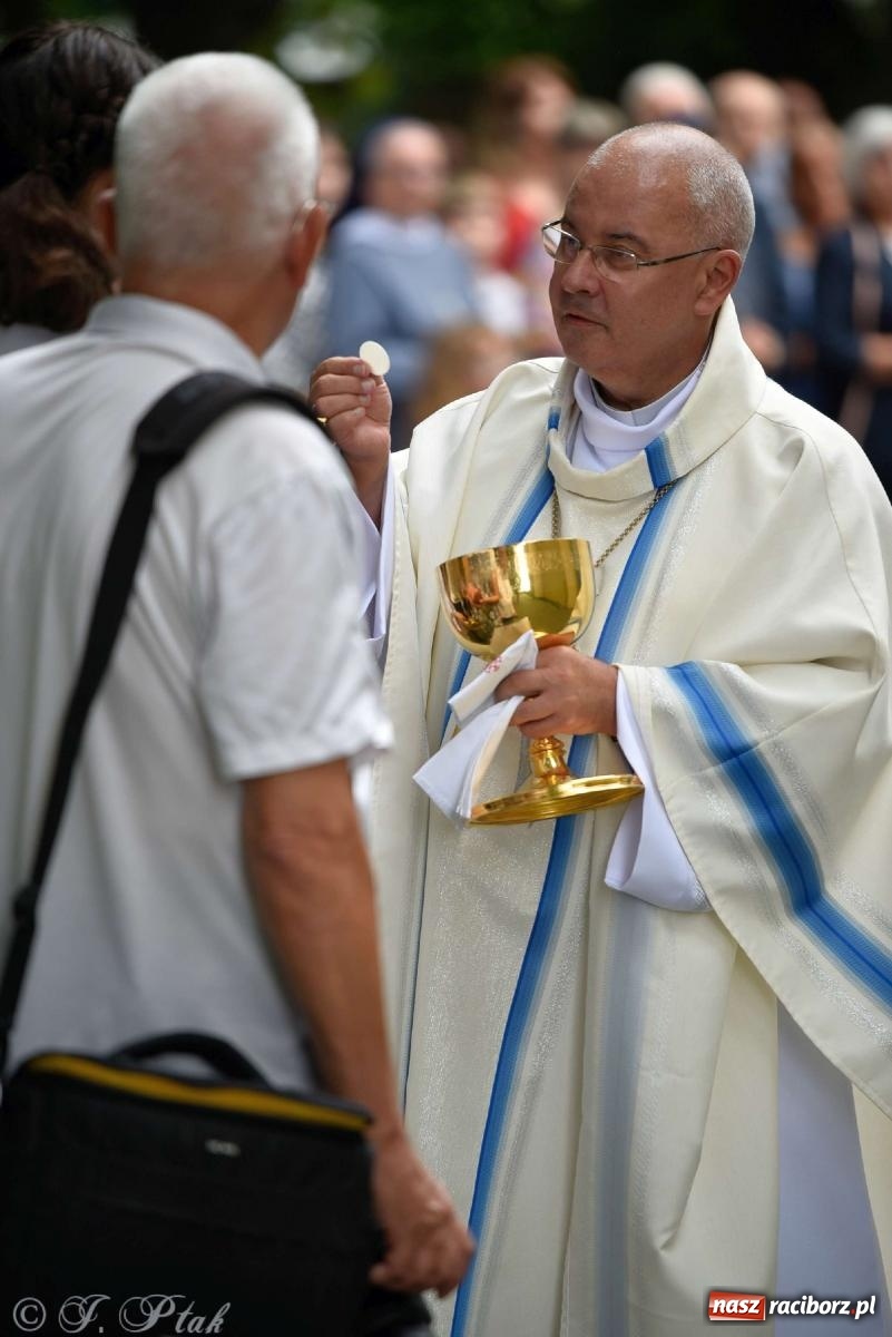 Zdjęcie w galerii na portalu naszraciborz.pl: Parafia Matki Bożej uczciła 90-lecie koronacji cudownego obrazu Raciborskiej Pani [FOTO] wiadomości z regionu