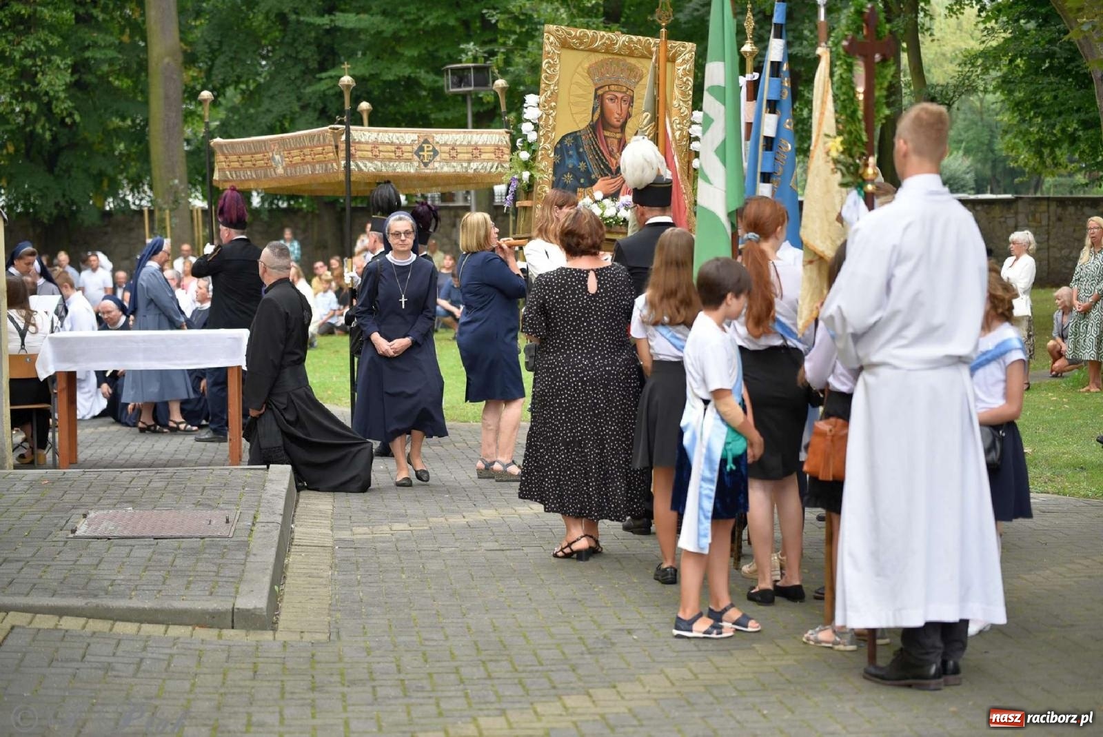 Zdjęcie w galerii na portalu naszraciborz.pl: Parafia Matki Bożej uczciła 90-lecie koronacji cudownego obrazu Raciborskiej Pani [FOTO] wiadomości z regionu
