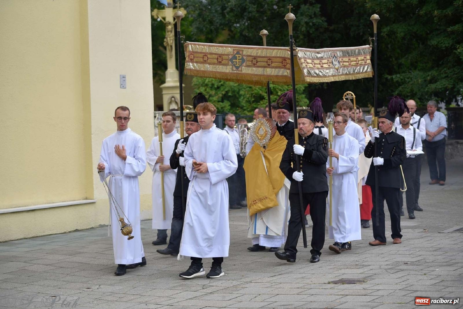 Zdjęcie w galerii na portalu naszraciborz.pl: Parafia Matki Bożej uczciła 90-lecie koronacji cudownego obrazu Raciborskiej Pani [FOTO] wiadomości z regionu