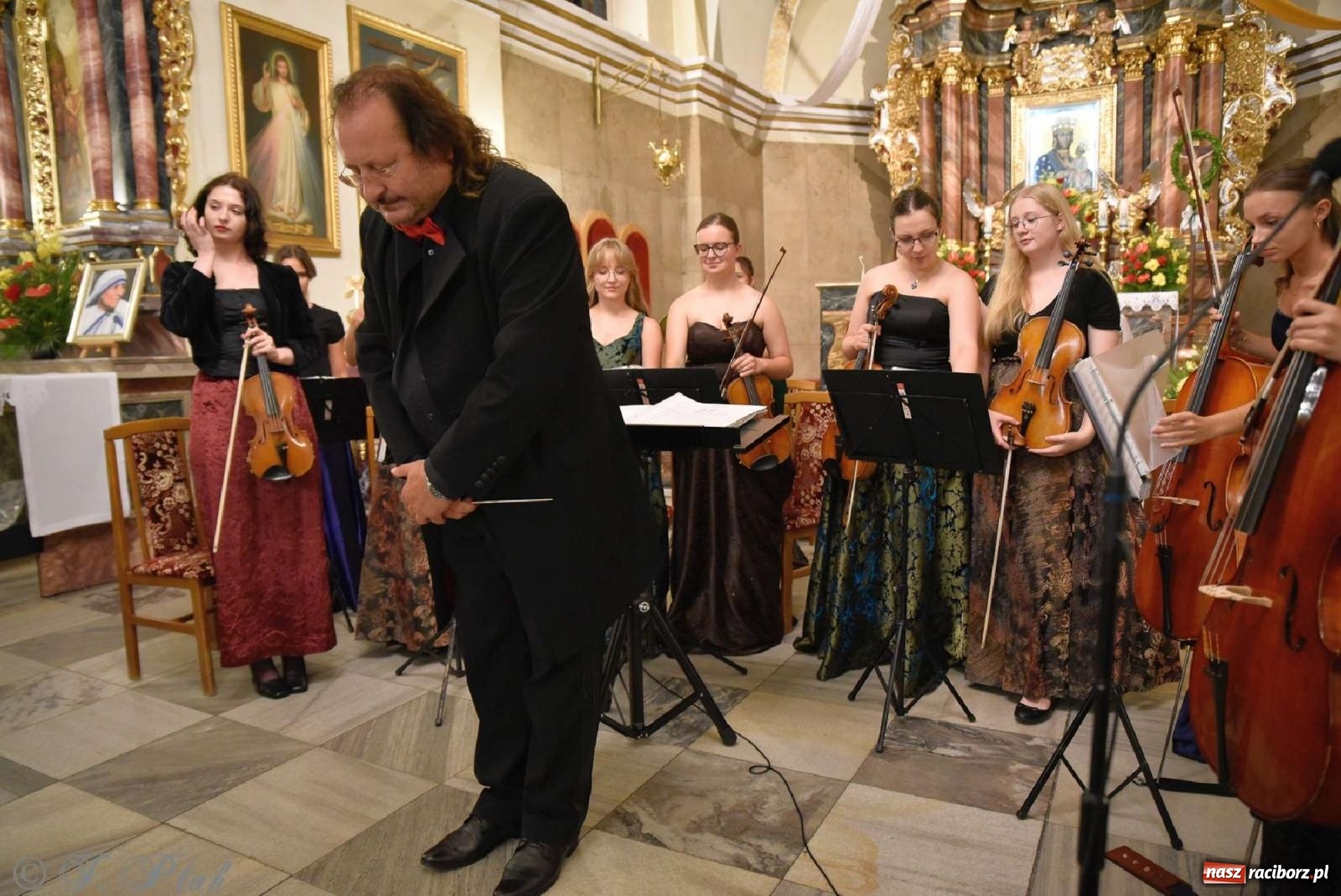 Zdjęcie w galerii na portalu naszraciborz.pl: Parafia Matki Bożej uczciła 90-lecie koronacji cudownego obrazu Raciborskiej Pani [FOTO] wiadomości z regionu