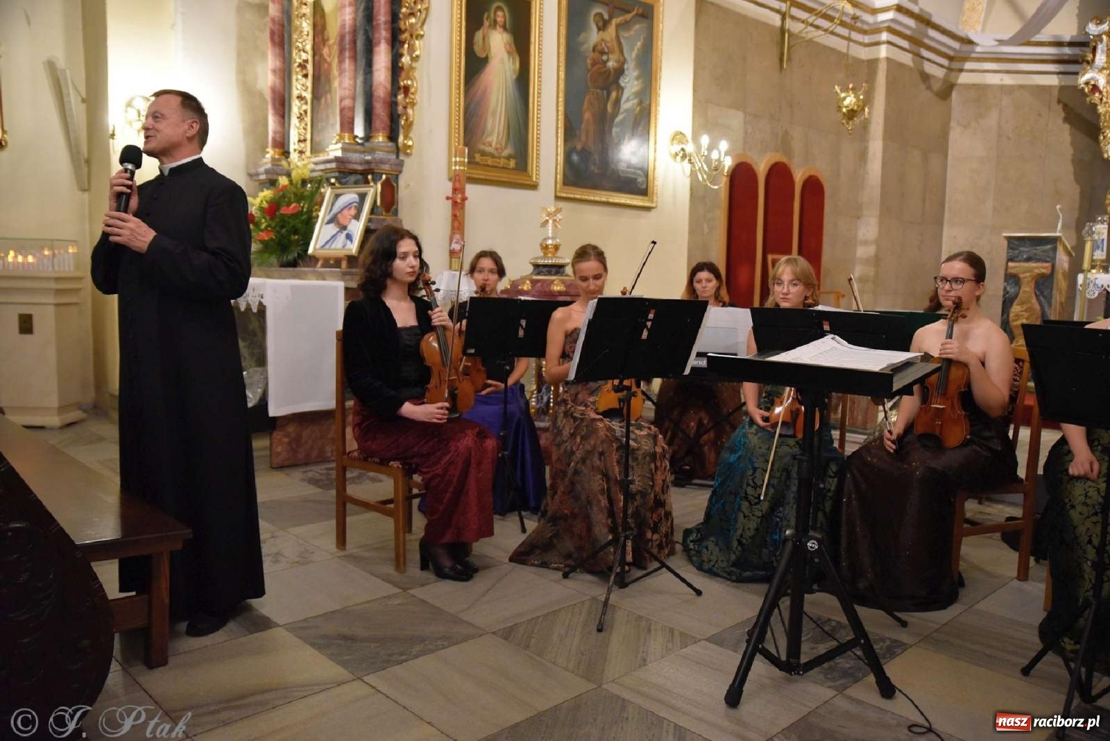 Zdjęcie w galerii na portalu naszraciborz.pl: Parafia Matki Bożej uczciła 90-lecie koronacji cudownego obrazu Raciborskiej Pani [FOTO] wiadomości z regionu