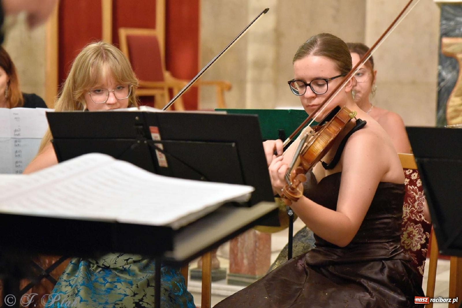 Zdjęcie w galerii na portalu naszraciborz.pl: Parafia Matki Bożej uczciła 90-lecie koronacji cudownego obrazu Raciborskiej Pani [FOTO] wiadomości z regionu