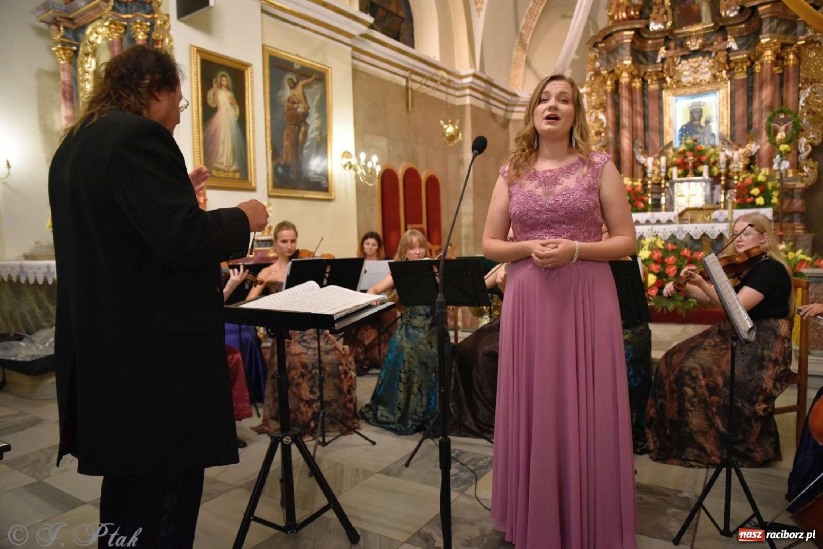 Zdjęcie w galerii na portalu naszraciborz.pl: Parafia Matki Bożej uczciła 90-lecie koronacji cudownego obrazu Raciborskiej Pani [FOTO] wiadomości z regionu