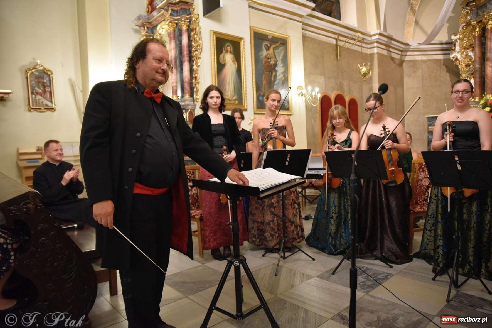 Zdjęcie w galerii na portalu naszraciborz.pl: Parafia Matki Bożej uczciła 90-lecie koronacji cudownego obrazu Raciborskiej Pani [FOTO] wiadomości z regionu