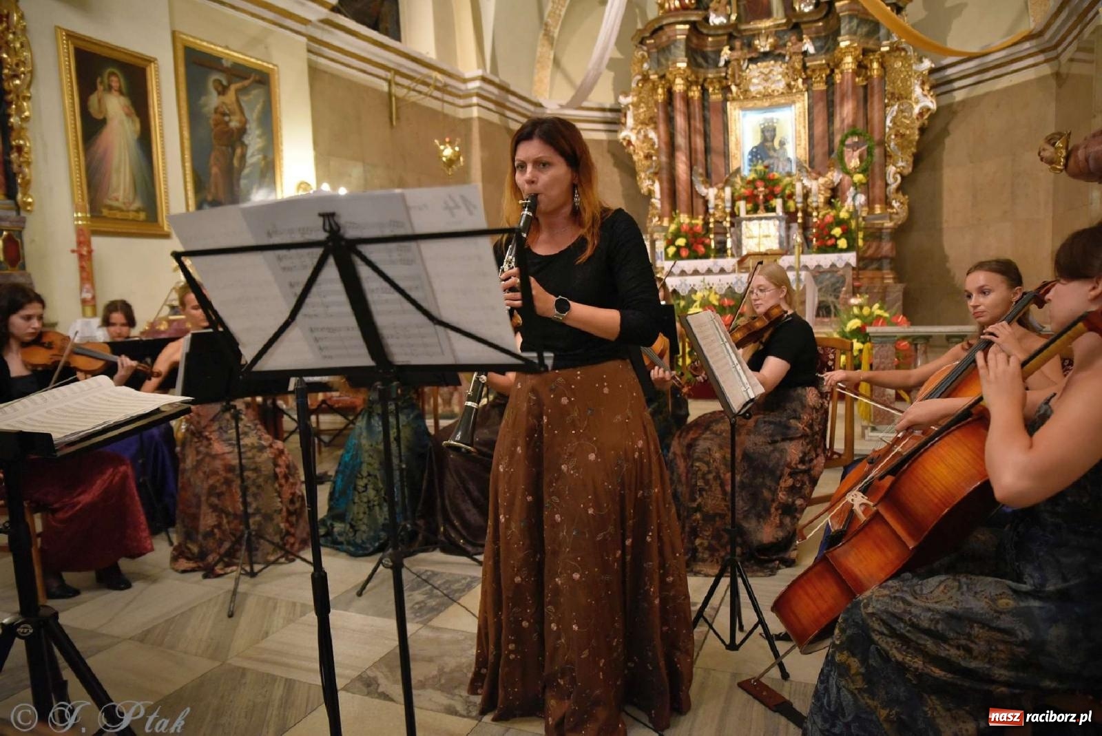 Zdjęcie w galerii na portalu naszraciborz.pl: Parafia Matki Bożej uczciła 90-lecie koronacji cudownego obrazu Raciborskiej Pani [FOTO] wiadomości z regionu