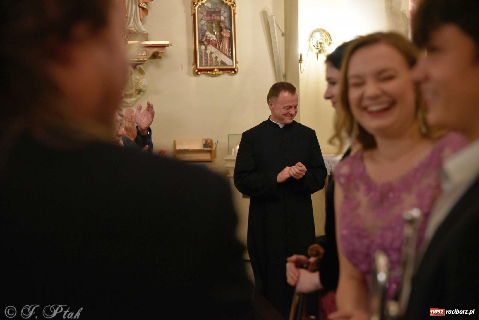 Zdjęcie w galerii na portalu naszraciborz.pl: Parafia Matki Bożej uczciła 90-lecie koronacji cudownego obrazu Raciborskiej Pani [FOTO] wiadomości z regionu