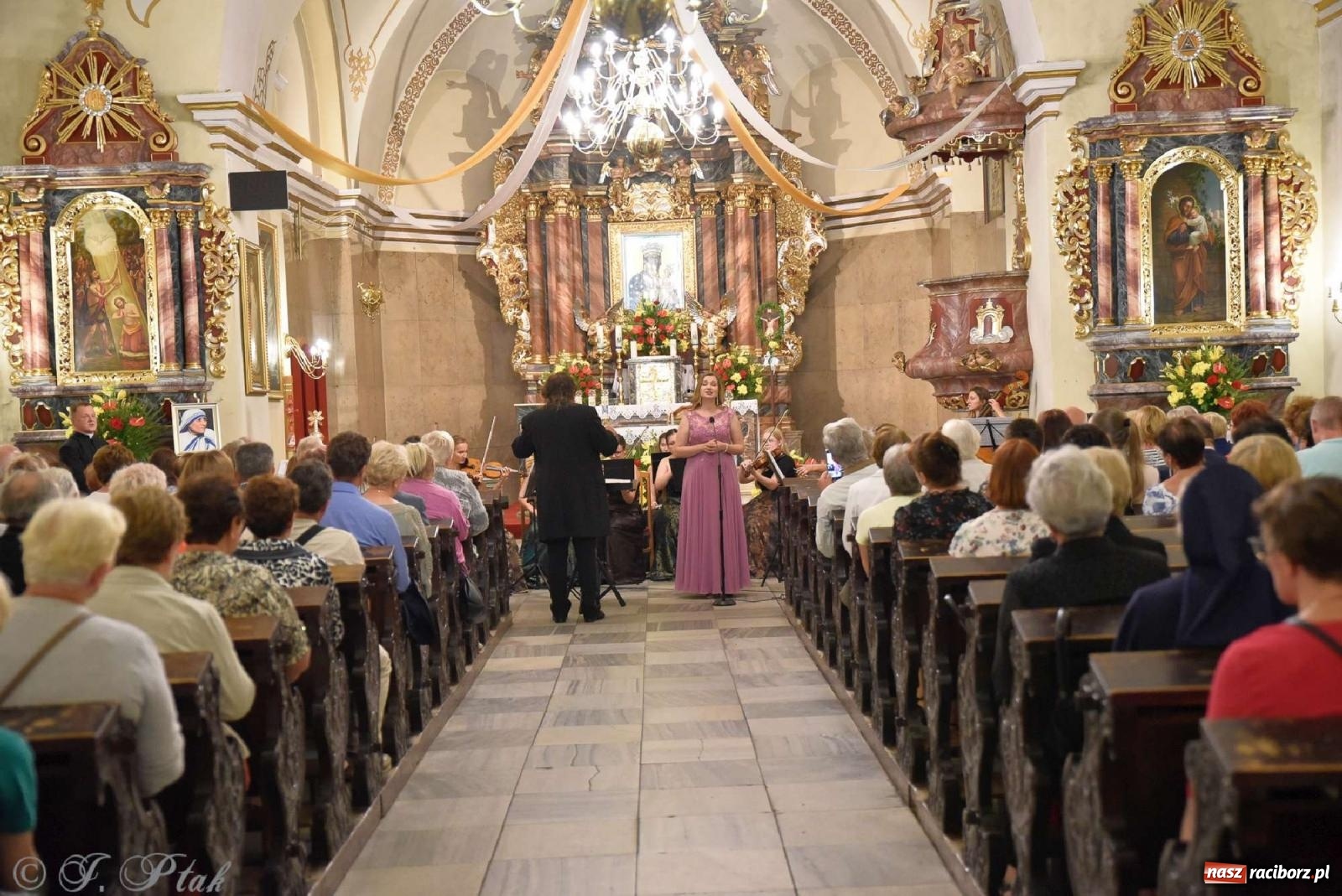 Zdjęcie w galerii na portalu naszraciborz.pl: Parafia Matki Bożej uczciła 90-lecie koronacji cudownego obrazu Raciborskiej Pani [FOTO] wiadomości z regionu